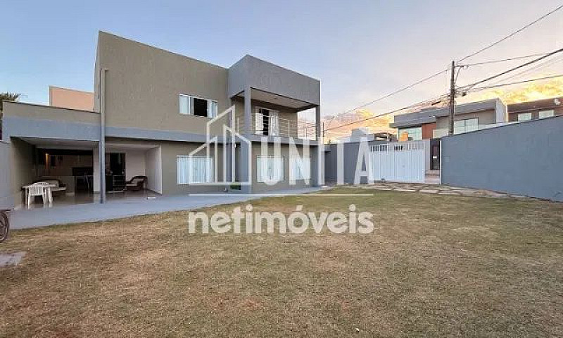 Casa 4 Quartos Para ...