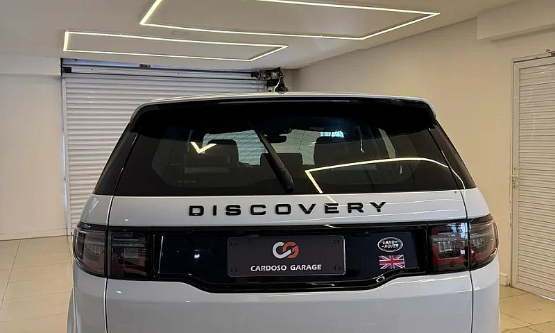 Land Rover Discovery...