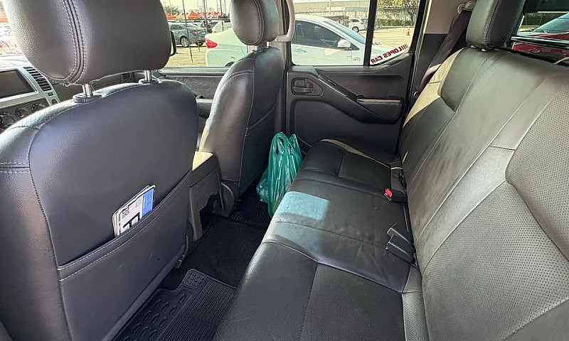 Nissan Frontier Le A...