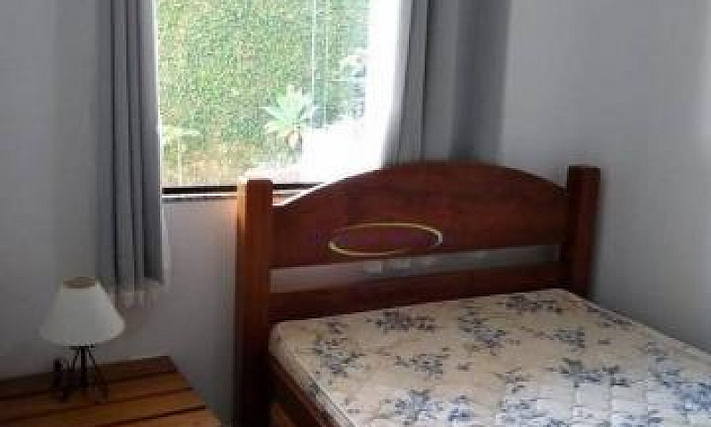 Casa Com 2 Dormitóri...