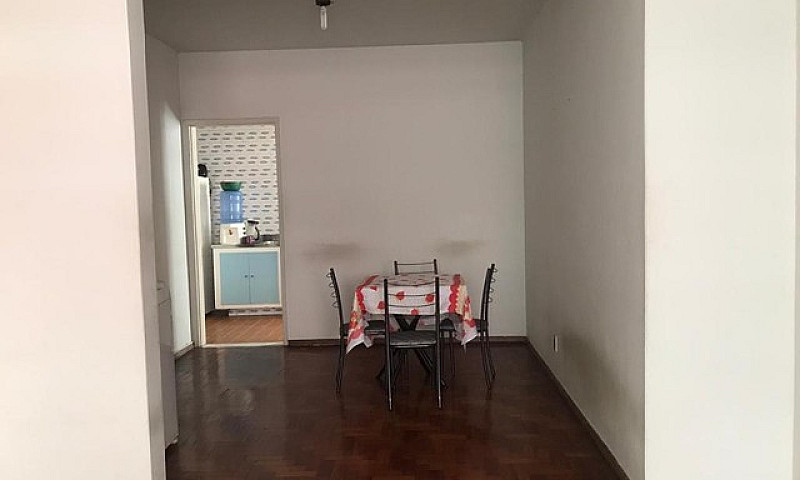 Aluga-Se Quarto Para...