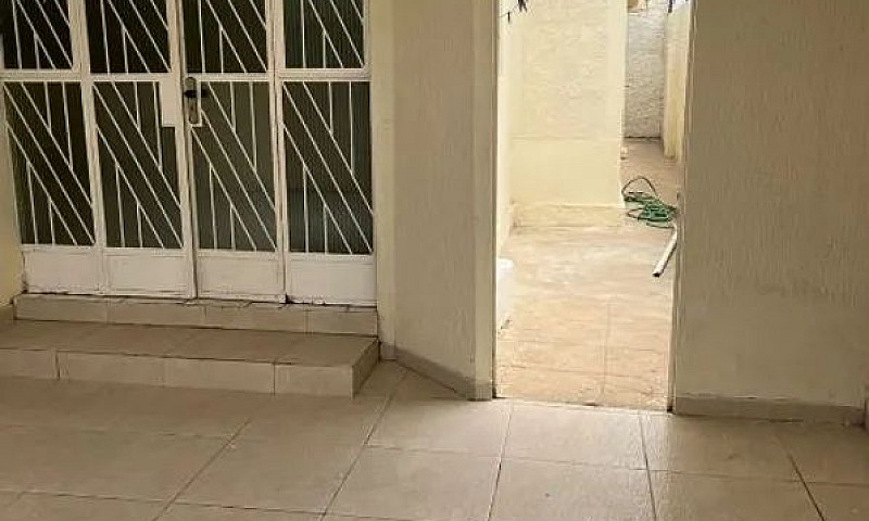 Aluga-Se Casa ? Loca...