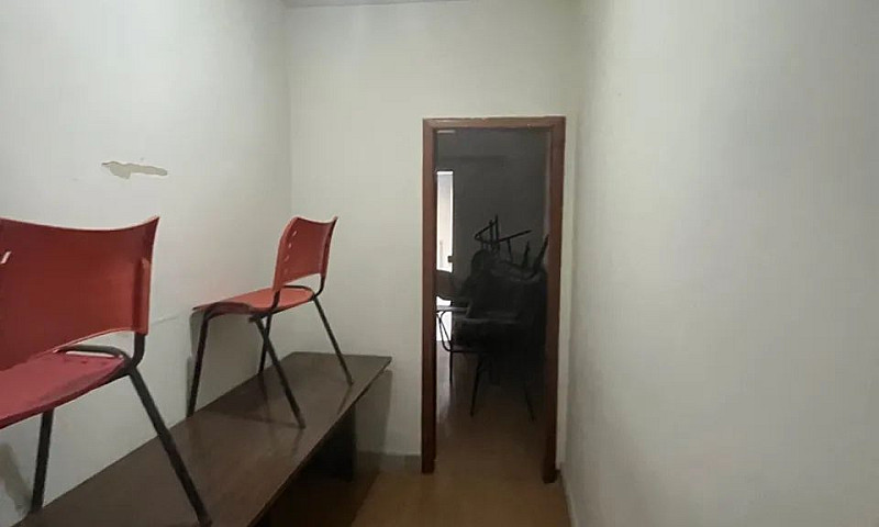 Alugo Casa 4 Quartos...
