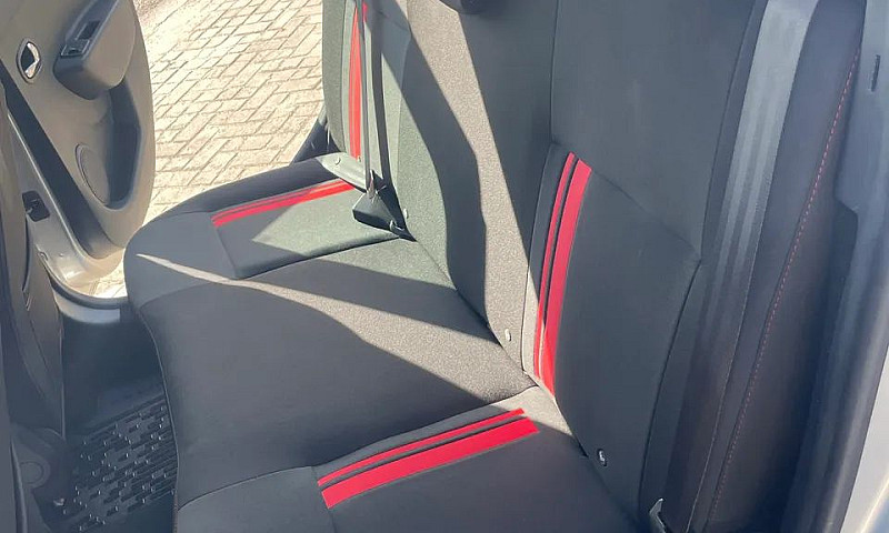 Renault Sandero Spor...