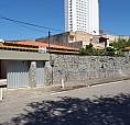 Aluga-Se Casa De 03 Quartos Na Cidade 2000