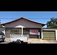 Vendo Casa Bem Localizada De Esquina