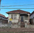 Vende Imóvel De 141M2 , Necessitando De Reforma ,  Em Terreno De 633M2 (13,20X47,96).