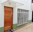 Sobrado 2 Dorms. C/ Quintal