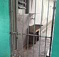 Alugo Casa Nos Fundos Com 03 Cômodos E Um 01 Banheiro