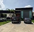 Casa De Alto Padrão Em Condomínio Fechado Com Piscina Aquecida E Amplo Terreno