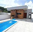 Casa Nova C/ 3 Qts, Piscina C/ Cascata E Hidro, Churrasqueira, Piso Em Porcelanato E 3D 