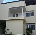 Duas Residências Amplas Construídas Em Três Pavimentos