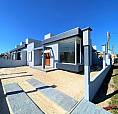 Casa Geminada Alto Padrão Com 03 Dormitórios.