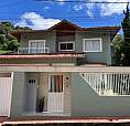 Linda Casa Em Santa Teresa, 4 Quartos Sendo 2 Suítes, Perto Do Centro, Semi Mobiliada. 
