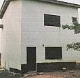 Casa De 2 Pisos , Bem Localizada!