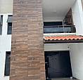 Locação De Casa Duplex Em Rua Privativa No Eusébio De 4 Dormitórios, Energia Solar, Moveis