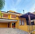 Casa De Condomínio Para Aluguel Com 220 Metros Quadrados Com 4 Quartos