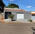 Encantadora Casa Com 2 Quartos E Garagem Para Dois Carros