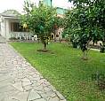 Este Terreno Tem 502,00M2, Tendo Três Casas De Alvenaria. Primeira Casa: Possui Três Dormi