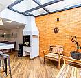 Sobrado `A Venda, 3 Quartos, 1 Suíte, 2 Vagas, Com 132M², No Uberaba Curitiba Paraná