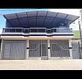 Casa Com 3 Pavimentos E Quintal 