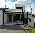 Imóvel De 116 Metros Quadrados Com 3 Quartos E Uma Suíte.