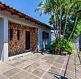 Casa Com 3 Quartos, 4 Vagas E Amplo Pátio No Bairro Sarandí