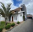 Casa Alto Padrão Com Piscina E Suite Com Sacada E Banheira