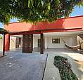Alugo Casa Com Jardim
