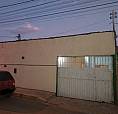 Casa No Sol Nascente Atrás Do Ultra Box