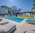 Casa Em Condomínio : Triplex / Residencial / Joá