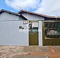 Casa Com Piscina E Edícula Nos Fundos