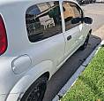 Fiat Uno Vivace 2016 .