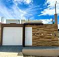 Casa Em Rua Pública 