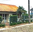 Casa E Pavilhão