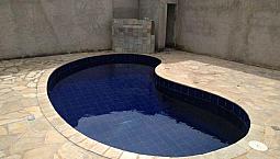 Ágil De Casa Com Piscina