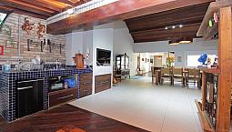 Fantástica Casa Com 400M² Totalmente Reformada