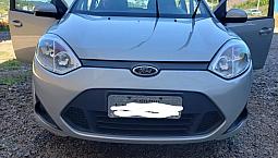 Fiesta Hatch Em Perfeito Estado