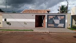 Linda Casa Próxima Do Colégio Militar Com 1 Casa Nos Fundos    1Jn02Qm