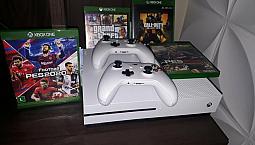 X Box One S Semi Novo (pouco Usado)