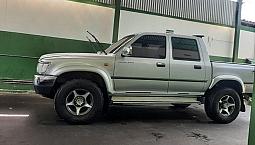  Hillux Muito Nova 