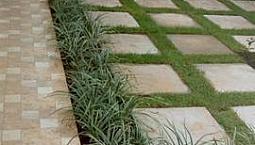 Alugo Casa 2 Suites + 2 Qts - Cond. Fechado