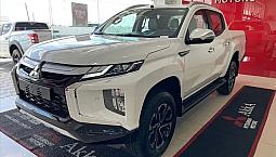 Mitsubishi L200 Triton 2.4 16V Turbo Diesel Sport Hpe-S Cd 4P 4X4 Automático