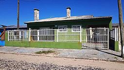 Casa Para Venda Tem 151 Metros Quadrados Com 4 Quartos Em Centro - Cidreira - Rs