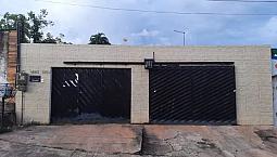 Vendo Excelente Casa Folha 23 Piscina Três Quartos Suite Terreno Grande R.520.000,00