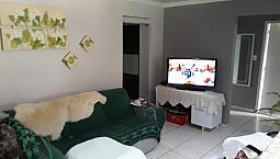 Casa Com Pédio Comercial