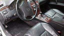 Mercedes-Benz E-320