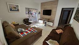 Vendo 3 Casas . Valor: 750 Mil.