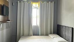 Alugo Apartamento Anual De 02 Quartos Na Barra Da Lagoa - Mobiliado (Térreo)