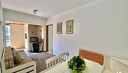 Apartamento 2 Dormitórios No Centro De Capão Da Canoa